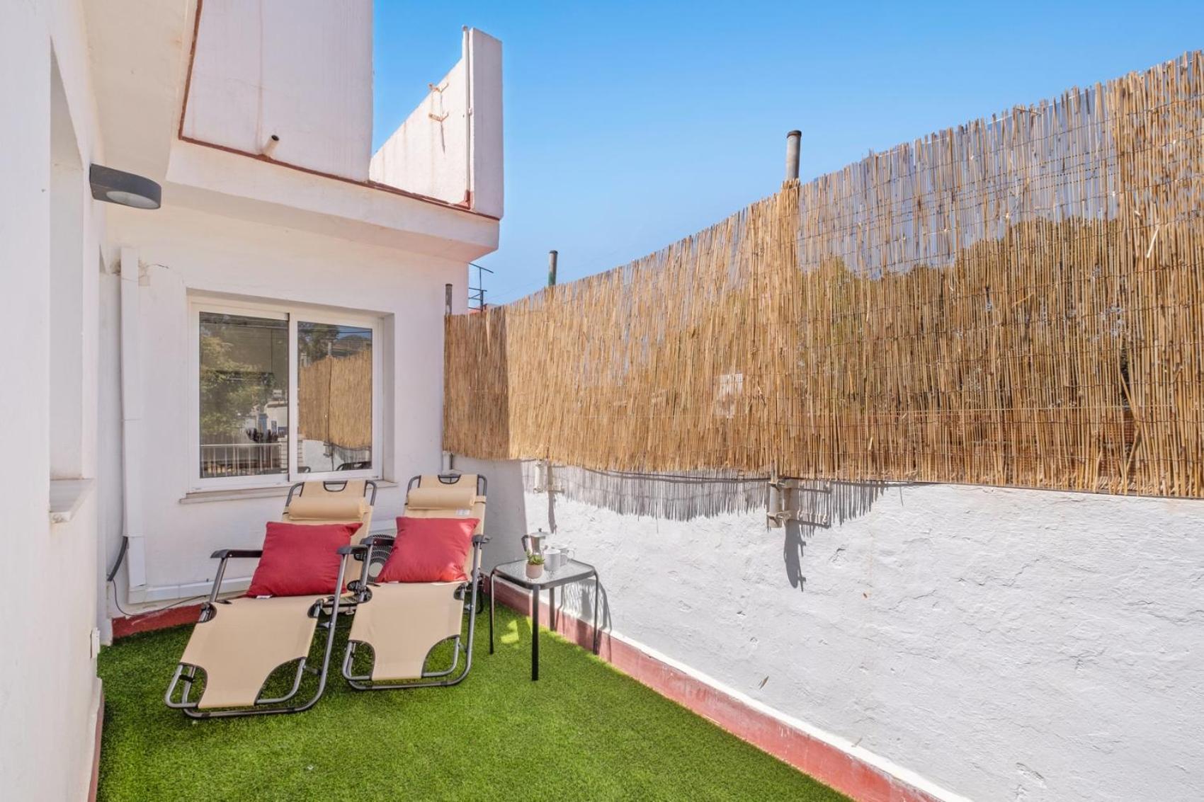 Apartamento En La Playa Con Terraza Malaga Bagian luar foto