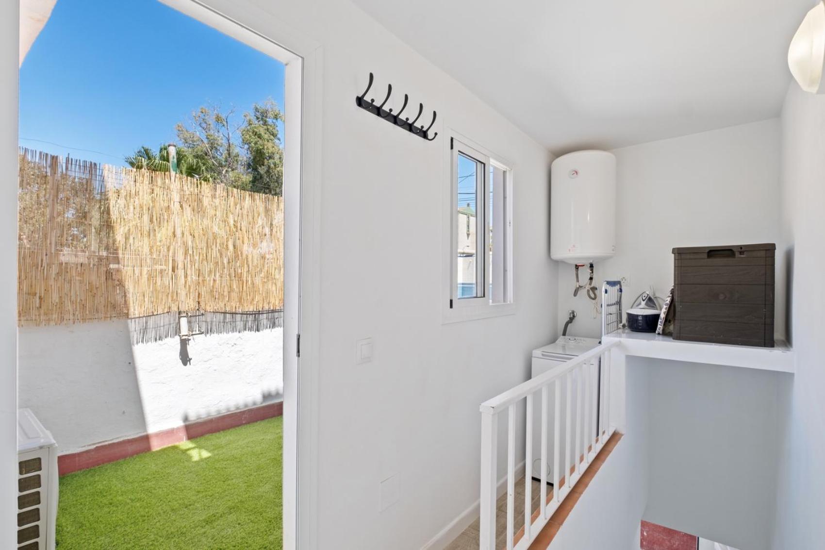 Apartamento En La Playa Con Terraza Malaga Bagian luar foto