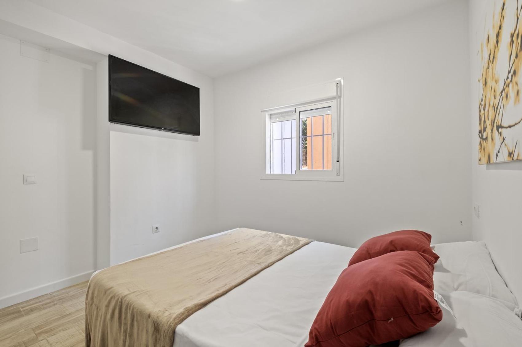 Apartamento En La Playa Con Terraza Malaga Bagian luar foto