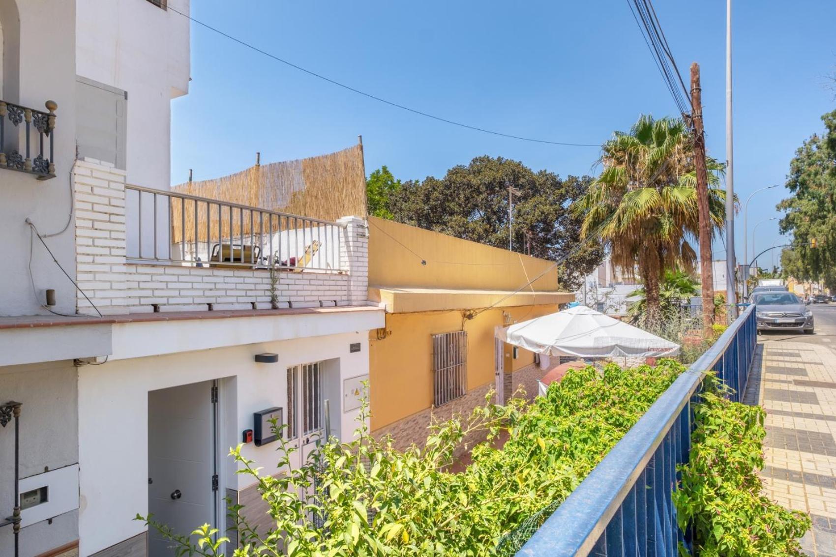 Apartamento En La Playa Con Terraza Malaga Bagian luar foto